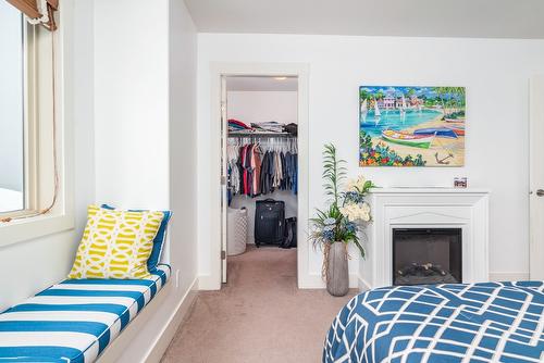 21-1040 Mt Revelstoke Place, Vernon, BC - Indoor Photo Showing Bedroom