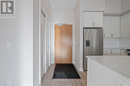 611 - 340 Plains Road E, Burlington, ON - Indoor Photo Showing Kitchen
