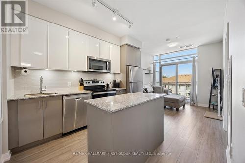 302 - 1010 Dundas Street E, Whitby (Pringle Creek), ON - Indoor Photo Showing Kitchen With Upgraded Kitchen