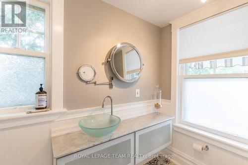 56 Bertrand Street, Ottawa, ON - Indoor Photo Showing Bathroom