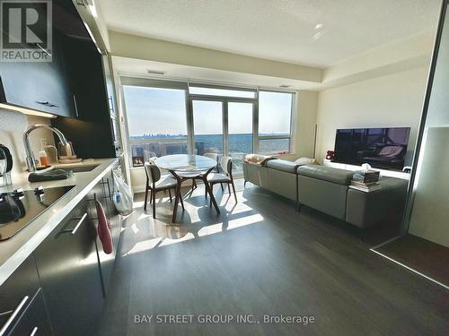 3024 - 5 Sheppard Avenue E, Toronto, ON - Indoor