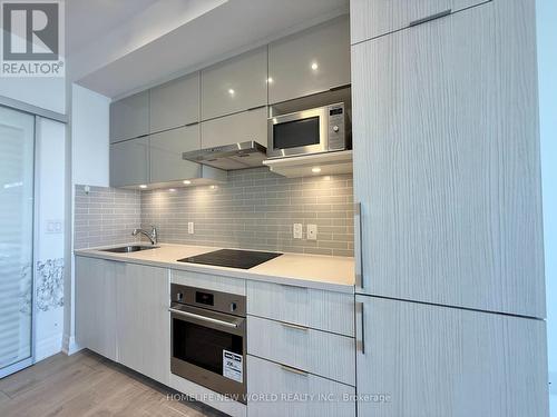 803B - 8 Rouge Valley Drive W, Markham, ON - Indoor Photo Showing Kitchen With Upgraded Kitchen