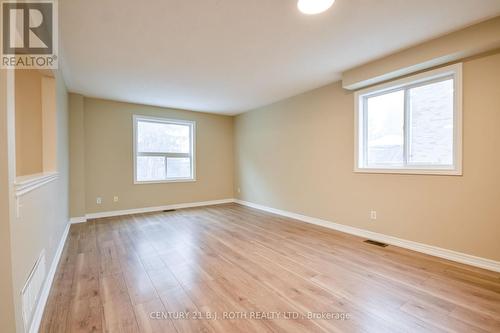 Bright living room. - 194 Sundew Drive, Barrie, ON 