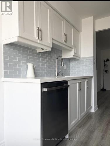 2413 - 633 Bay Street, Toronto, ON - Indoor Photo Showing Kitchen