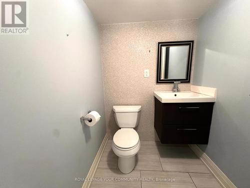 20 La Neve Avenue, Vaughan, ON - Indoor Photo Showing Bathroom