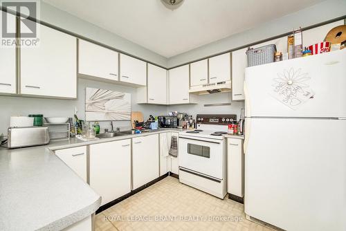 115 - 456 Janefield Avenue, Guelph, ON - Indoor Photo Showing Kitchen With Double Sink