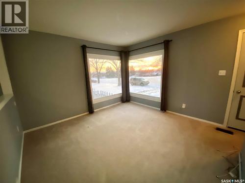 619 4Th Avenue Nw, Swift Current, SK - Indoor Photo Showing Other Room
