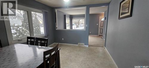 619 4Th Avenue Nw, Swift Current, SK - Indoor