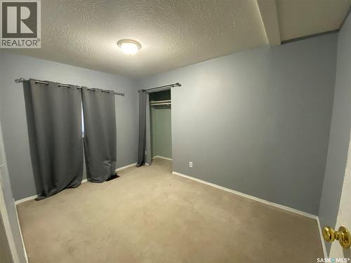 619 4Th Avenue Nw, Swift Current, SK - Indoor Photo Showing Other Room