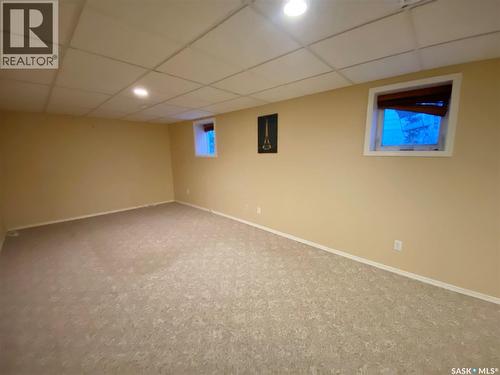 619 4Th Avenue Nw, Swift Current, SK - Indoor