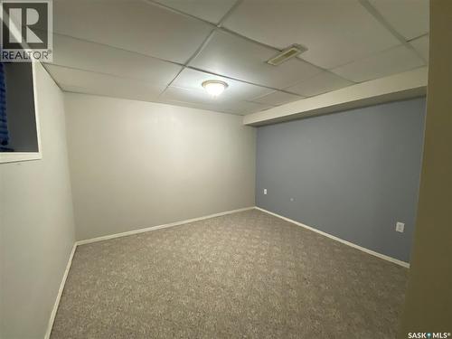 619 4Th Avenue Nw, Swift Current, SK - Indoor