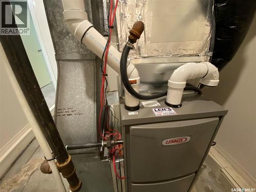 619 4Th Avenue Nw, Swift Current, SK - Indoor Photo Showing Basement