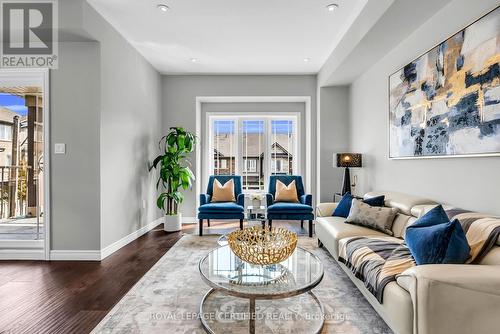89 Bloom Crescent, Hamilton, ON - Indoor Photo Showing Living Room