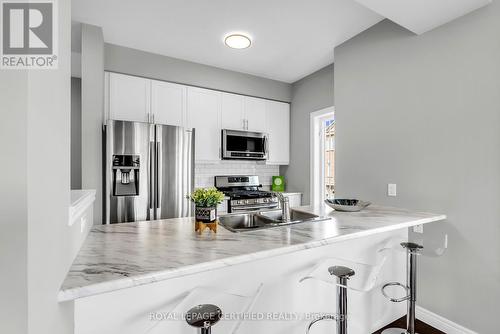 89 Bloom Crescent, Hamilton, ON - Indoor Photo Showing Kitchen With Stainless Steel Kitchen With Double Sink
