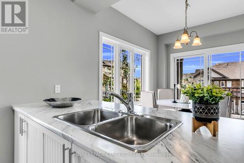 89 Bloom Crescent, Hamilton, ON - Indoor Photo Showing Kitchen With Double Sink