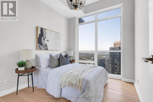 Lp04 - 2220 Lakeshore Boulevard W, Toronto, ON 