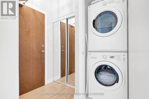 Lp04 - 2220 Lakeshore Boulevard W, Toronto, ON 