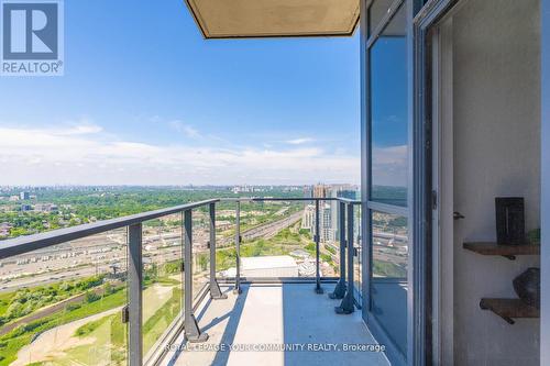 Lp04 - 2220 Lakeshore Boulevard W, Toronto, ON 