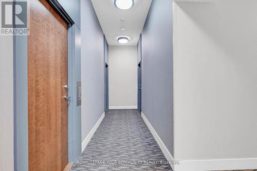 Lp04 - 2220 Lakeshore Boulevard W, Toronto, ON 