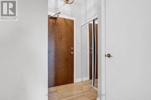 Lp04 - 2220 Lakeshore Boulevard W, Toronto, ON 