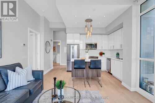 Lp04 - 2220 Lakeshore Boulevard W, Toronto, ON 