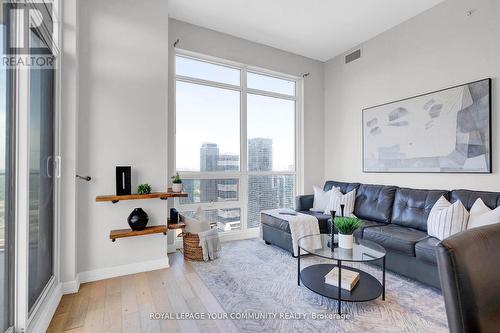 Lp04 - 2220 Lakeshore Boulevard W, Toronto, ON 