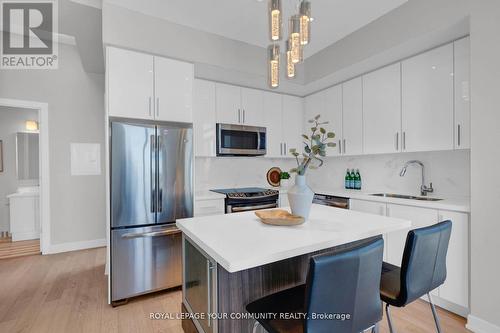 Lp04 - 2220 Lakeshore Boulevard W, Toronto, ON 