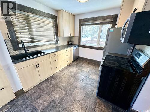 529 Montgomery Street, Midale, SK - Indoor Photo Showing Kitchen With Double Sink