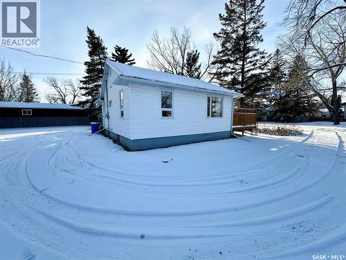 529 Montgomery Street, Midale, SK - Outdoor