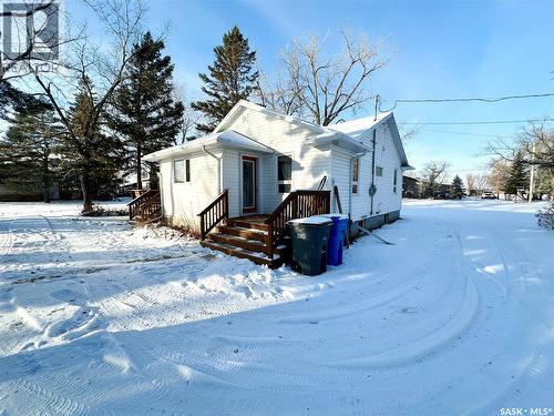529 Montgomery Street, Midale, SK - Outdoor