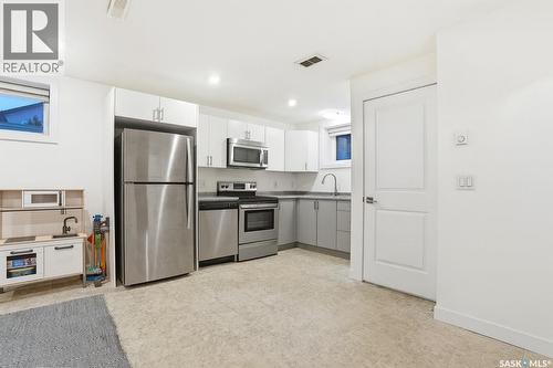 455 Hassard Close, Saskatoon, SK - Indoor Photo Showing Kitchen With Stainless Steel Kitchen