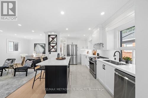27 Gully Drive, Toronto, ON - Indoor Photo Showing Kitchen With Upgraded Kitchen