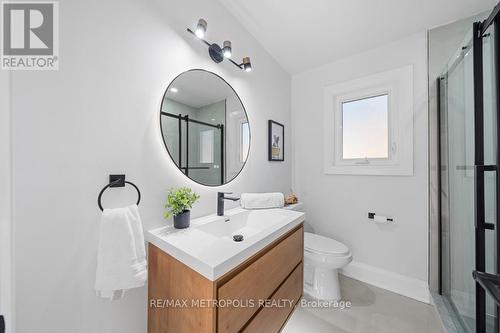27 Gully Drive, Toronto, ON - Indoor Photo Showing Bathroom