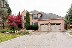 18 HARROWSMITH PLACE  Richmond Hill, ON L4E 2J9
