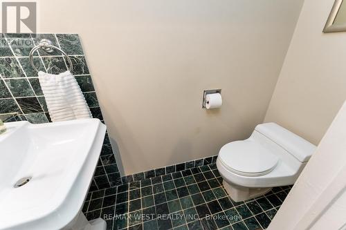 18 Harrowsmith Place, Richmond Hill, ON - Indoor Photo Showing Bathroom