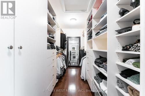 18 Harrowsmith Place, Richmond Hill, ON - Indoor With Storage