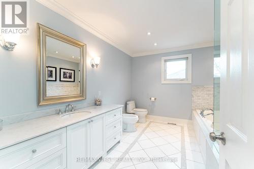 18 Harrowsmith Place, Richmond Hill, ON - Indoor Photo Showing Bathroom