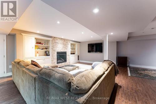 18 Harrowsmith Place, Richmond Hill, ON - Indoor With Fireplace