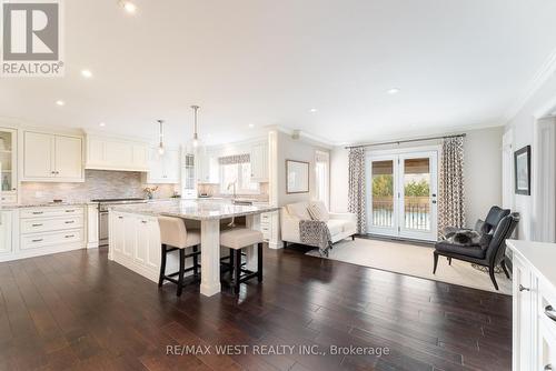 18 Harrowsmith Place, Richmond Hill, ON - Indoor Photo Showing Other Room
