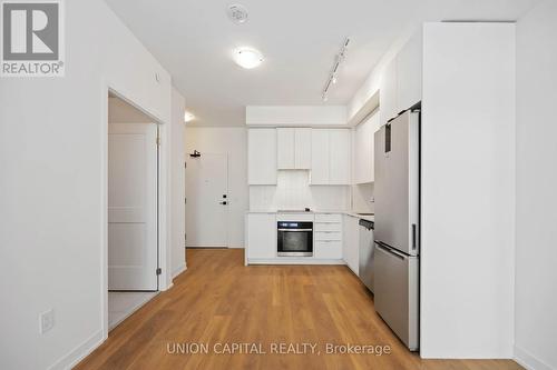 2114 - 10 Abeja Street, Vaughan, ON - Indoor Photo Showing Kitchen