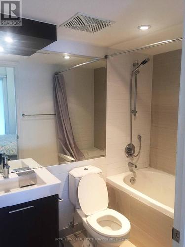 1219 - 386 Yonge Street, Toronto, ON - Indoor Photo Showing Bathroom