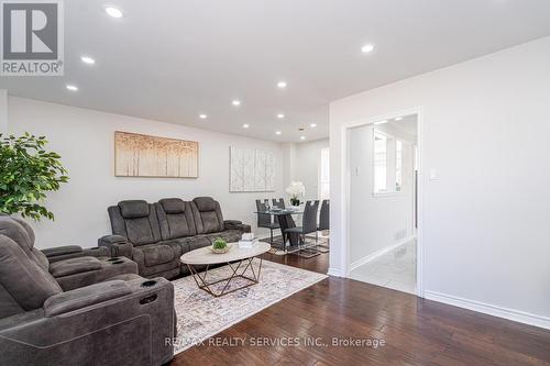 172 Hansen Road, Brampton, ON - Indoor Photo Showing Living Room