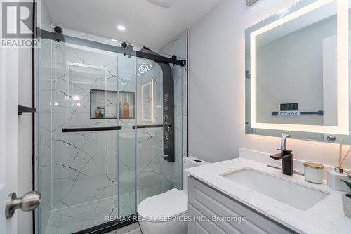 172 Hansen Road, Brampton, ON - Indoor Photo Showing Bathroom