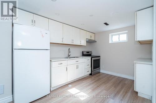 172 Hansen Road, Brampton, ON - Indoor Photo Showing Kitchen