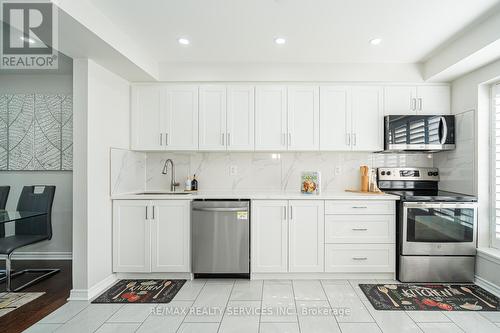 172 Hansen Road, Brampton, ON - Indoor Photo Showing Kitchen