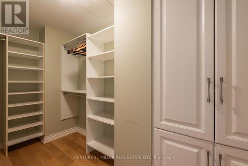 710 - 100 Lakeshore Road E, Oakville, ON - Indoor With Storage