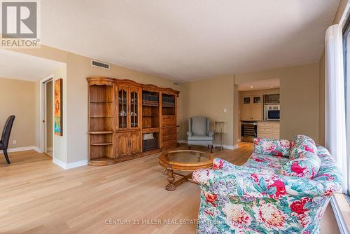 710 - 100 Lakeshore Road E, Oakville, ON - Indoor