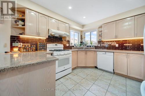 7289 Terragar Boulevard, Mississauga, ON - Indoor Photo Showing Kitchen With Double Sink