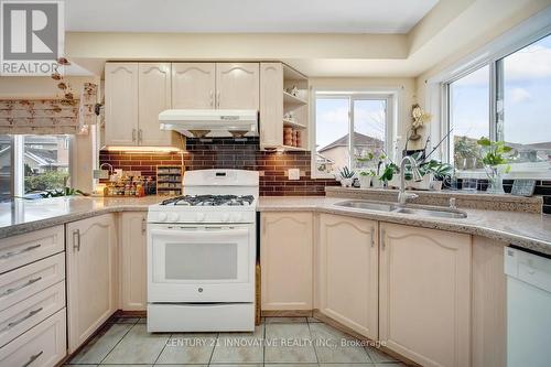 7289 Terragar Boulevard, Mississauga, ON - Indoor Photo Showing Kitchen With Double Sink
