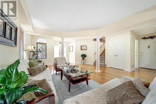 7289 Terragar Boulevard, Mississauga, ON - Indoor Photo Showing Living Room